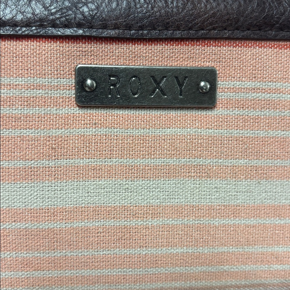 109. Roxy Wallet - Picture 3 of 6